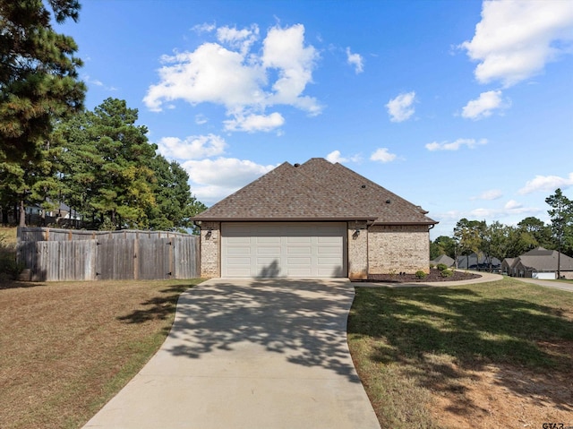 view of side of property featuring a lawn