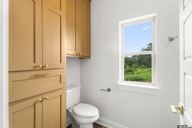 11905 Tara Ln, Lindale, TX 75771 - bathroom with toilet and baseboards