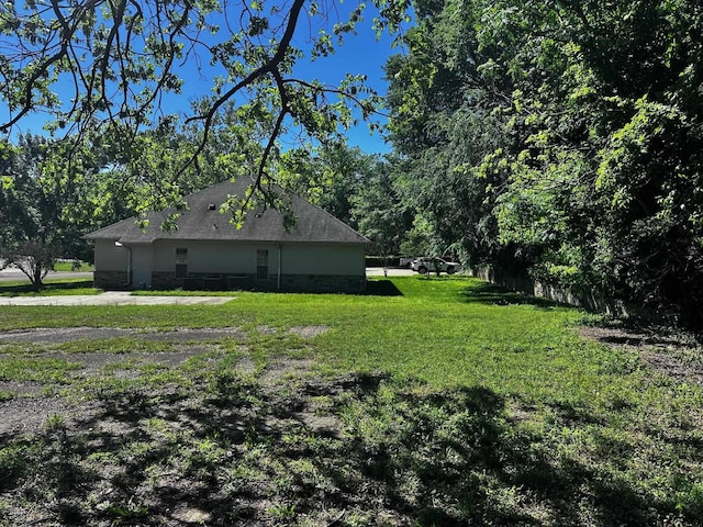 133 E Reagan St, Palestine, TX 75801 - view of grassy yard