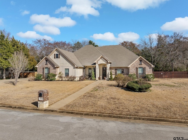 view of front facade with a front yard