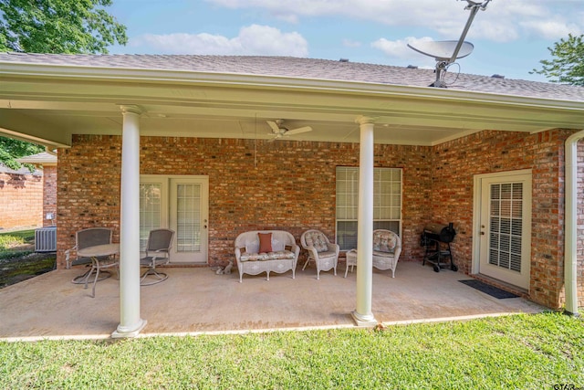 2215 Homestead Ln, Tyler, TX 75701 - view of patio / terrace featuring a ceiling fan