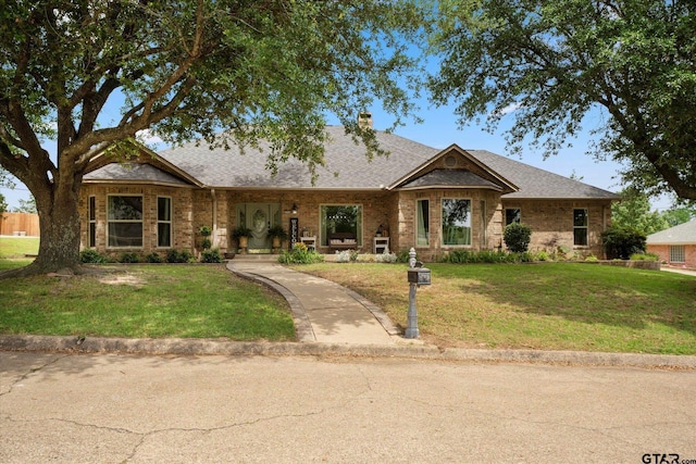 view of front of house with a front yard