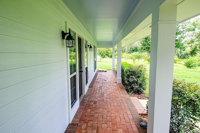 view of patio / terrace with covered porch