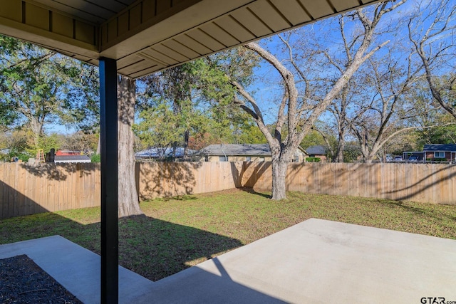 view of yard featuring a patio