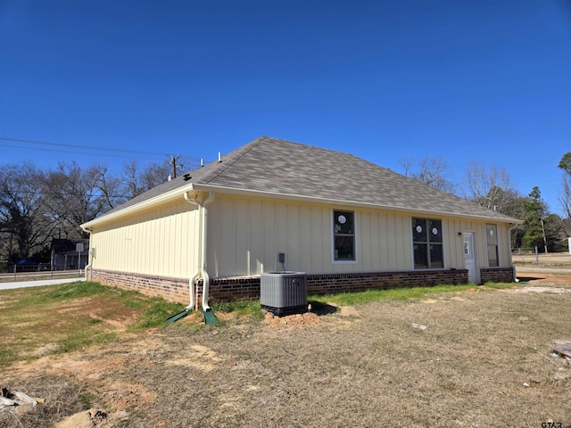 view of front of property featuring central AC