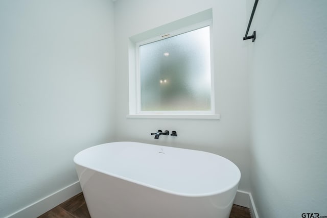 bathroom featuring a bathtub