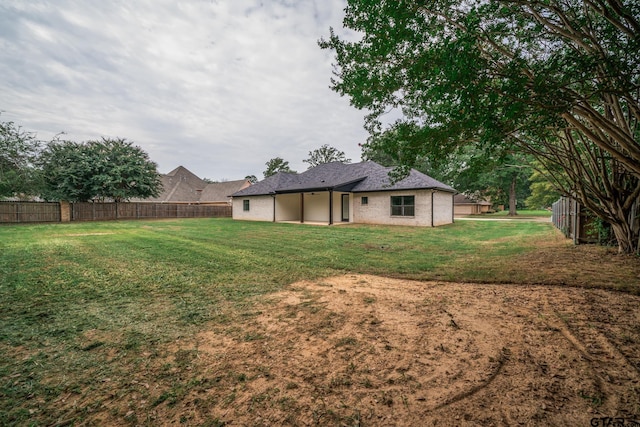 view of yard with a patio