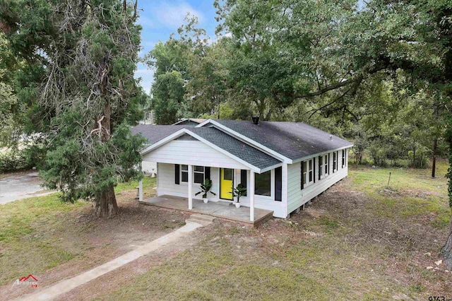 view of front of home featuring a patio