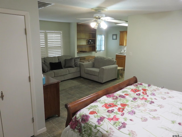 bedroom with ceiling fan