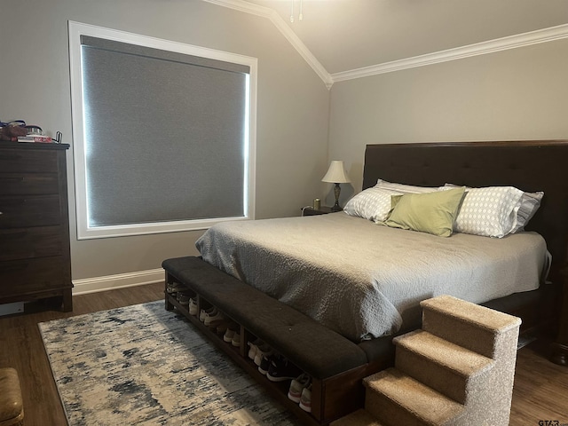 19135 Ambrosia Dr, Flint, TX 75762 - bedroom with vaulted ceiling, ornamental molding, and wood finished floors