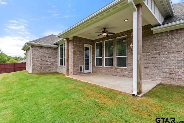 228 Smith Cir, Lindale, TX 75771 - view of patio / terrace with a ceiling fan