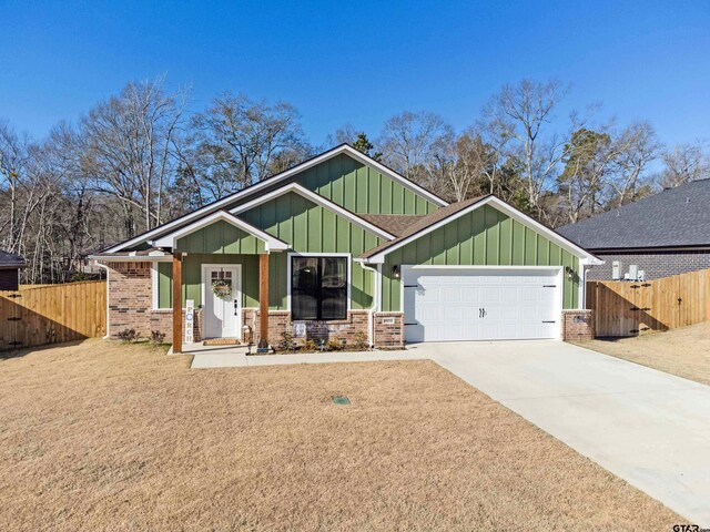 16210 Crossing Cir, Lindale TX, 75771, 3 bedrooms, 2 baths house for sale