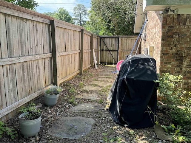 2808 Tryon Rd, Longview, TX 75605 - view of yard
