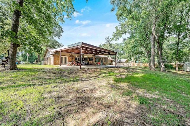 view of yard featuring a patio