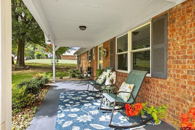 5513 Bostick Dr, Tyler, TX 75707 - view of covered porch