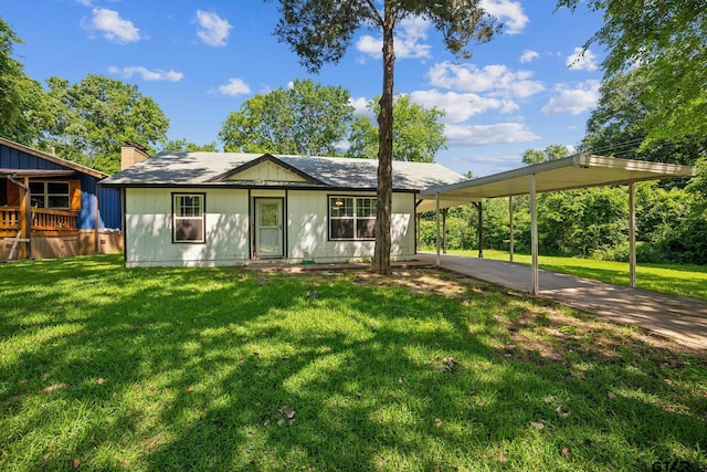 521 Hilltop Dr, Tool, TX 75143 - view of front of house with a front yard, driveway, and a chimney