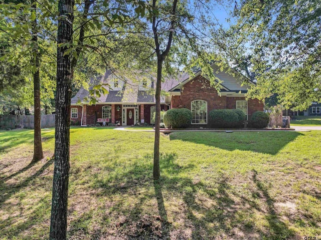 view of front of house featuring a front yard