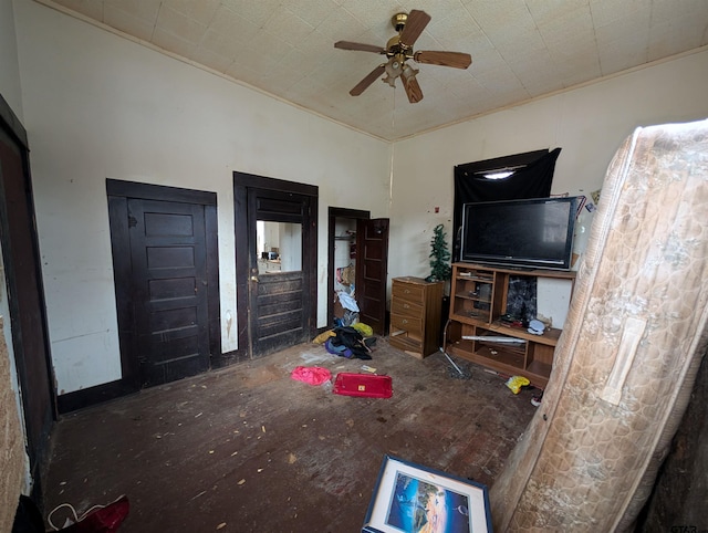 bedroom featuring a ceiling fan