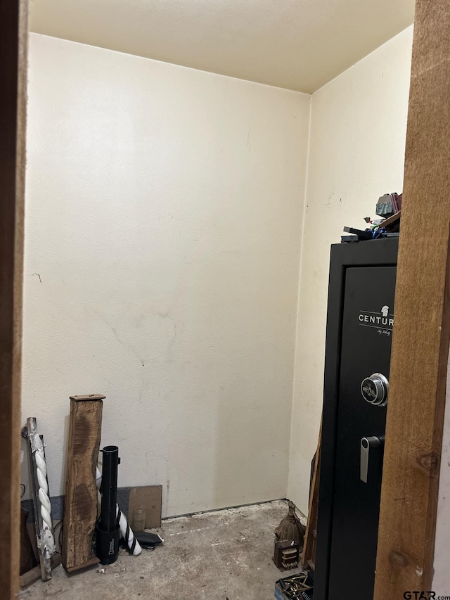 11420 C R 420, Tyler, TX 75704 - miscellaneous room featuring unfinished concrete flooring