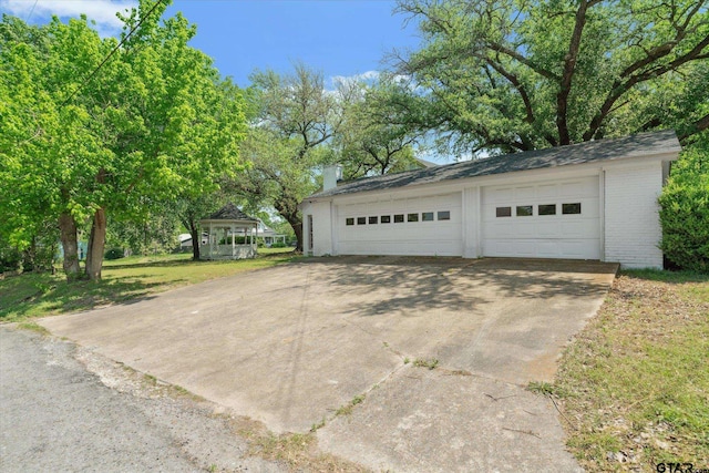 view of detached garage