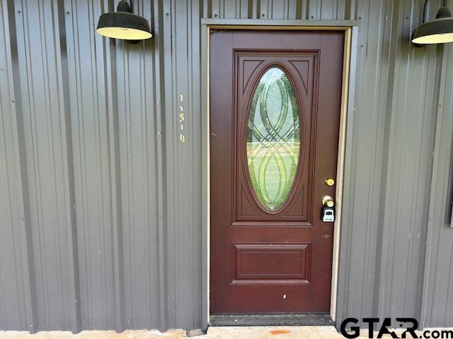 view of property entrance