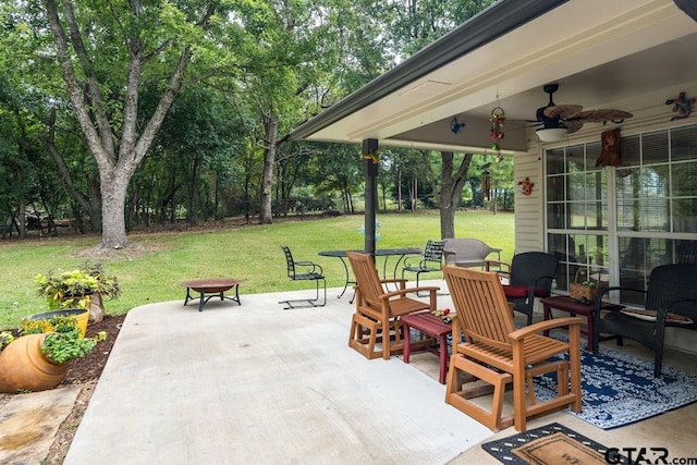 view of patio with ceiling fan