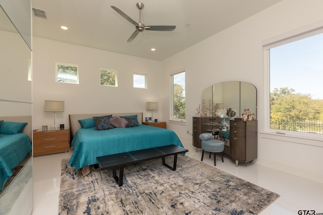 bedroom with ceiling fan