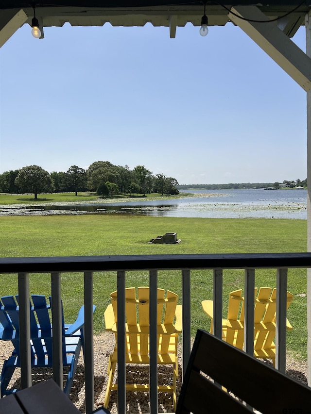 6151 Peninsula Cir, Athens, TX 75752 - balcony with a water view
