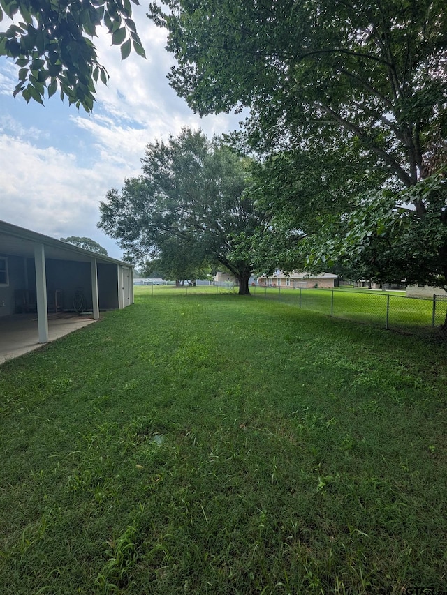 6151 Peninsula Cir, Athens, TX 75752 - view of yard