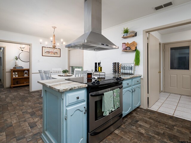 4922 Leaning Oaks Dr, Flint, TX 75762 - kitchen featuring island range hood, stainless steel electric range, a chandelier, blue cabinetry, and a peninsula