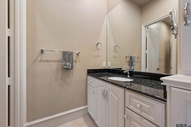 5581 Nancy Cir, Chandler, TX 75758 - bathroom with vanity