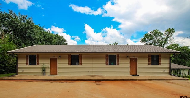 308 N Kay St, Winona, TX 75792 - single story home featuring a metal roof