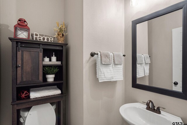 bathroom with sink