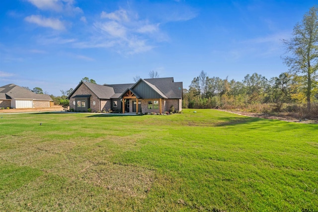 view of front of house with a front lawn