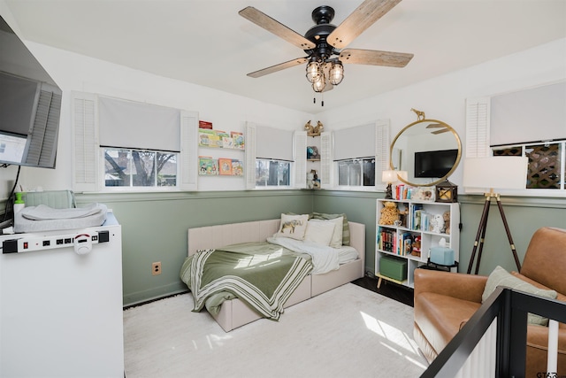 bedroom with ceiling fan