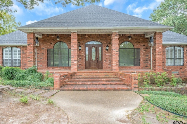 view of front facade with covered porch