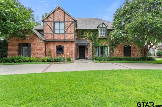 2202 Woodlands Dr, Tyler, TX 75703 - photo 1
