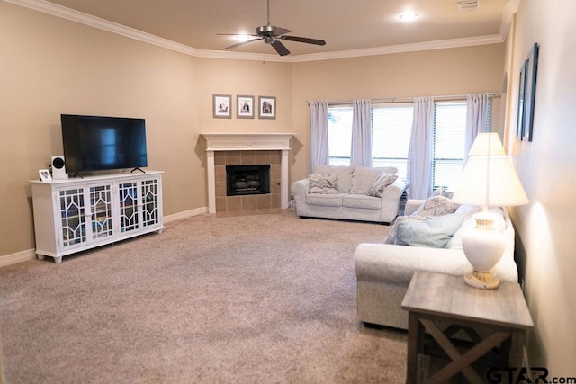 living room featuring carpet floors, ornamental molding, and baseboards