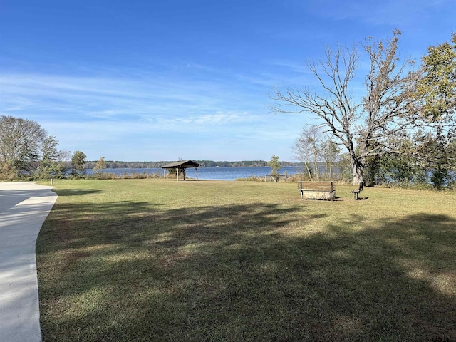 view of yard with a water view