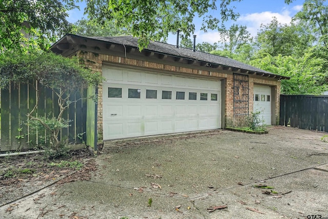 725 Purdue Dr, Tyler, TX 75701 - view of garage