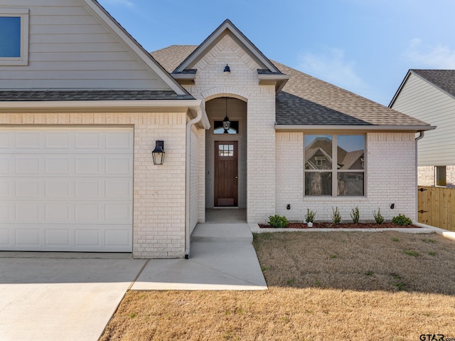 view of front of property with a front lawn