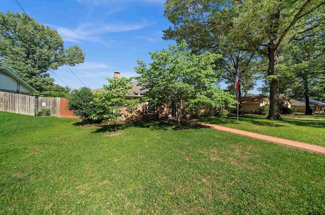 8312 Oxford Dr, Tyler, TX 75703 - view of yard