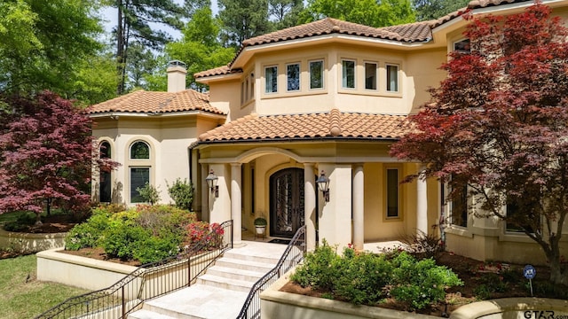 view of mediterranean / spanish-style house