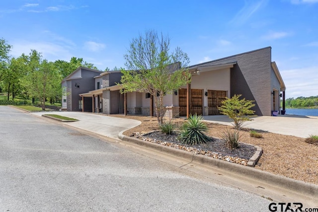 view of front of home featuring driveway