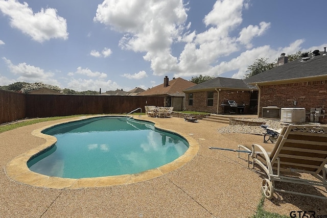 10821 Cactus Trl, Flint, TX 75762 - view of pool featuring a patio area, a fenced backyard, and outdoor dining space