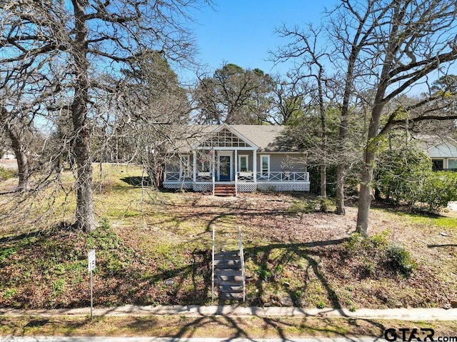 view of front of property featuring a porch