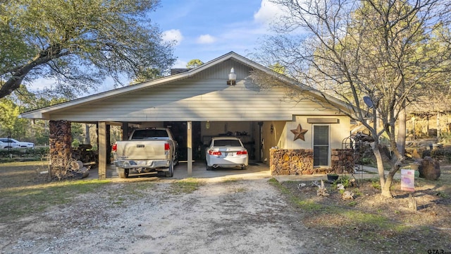 view of front facade with a carport