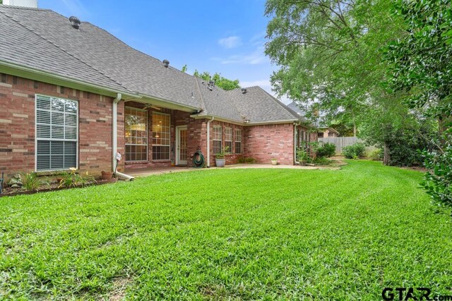 1213 Parkview Dr, Tyler, TX 75703 - view of patio featuring a fenced backyard