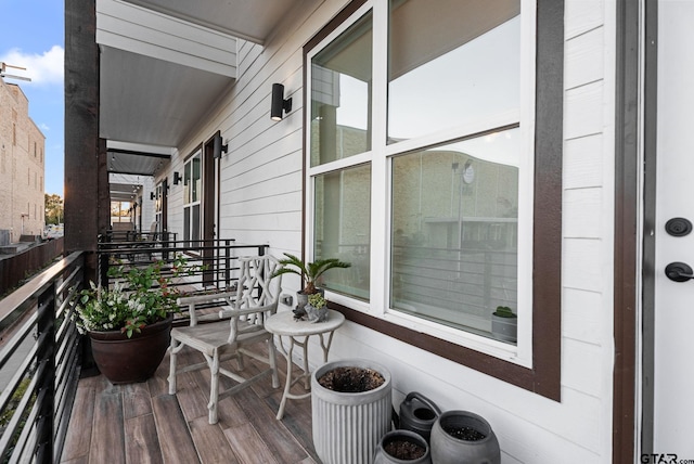 balcony featuring a porch