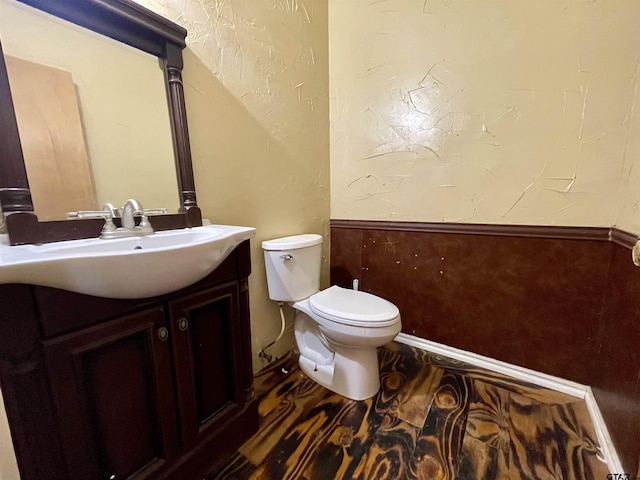 20624 Hewitt Cir, Chandler, TX 75758 - half bathroom with vanity and toilet